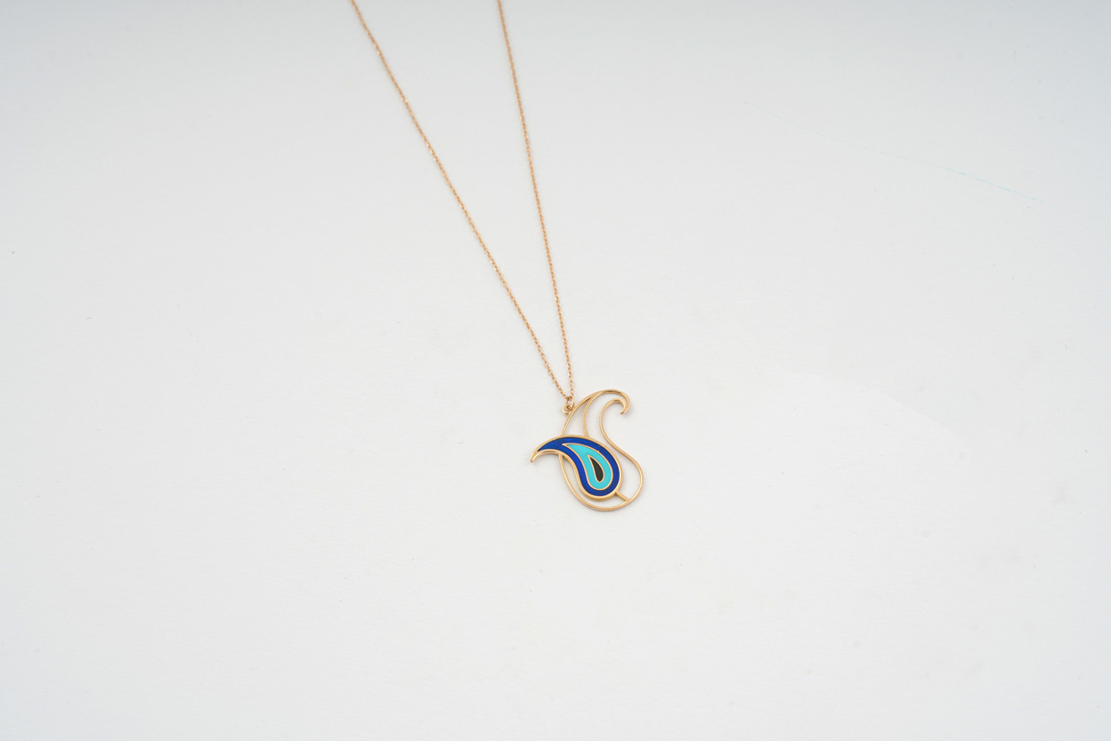 Avin-Mina's-Media-Locket-Necklace گردنبند مدیا لاک آوین مینا