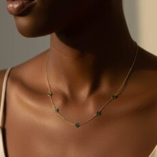 گردنبند مینیمال ونکلیف سبز